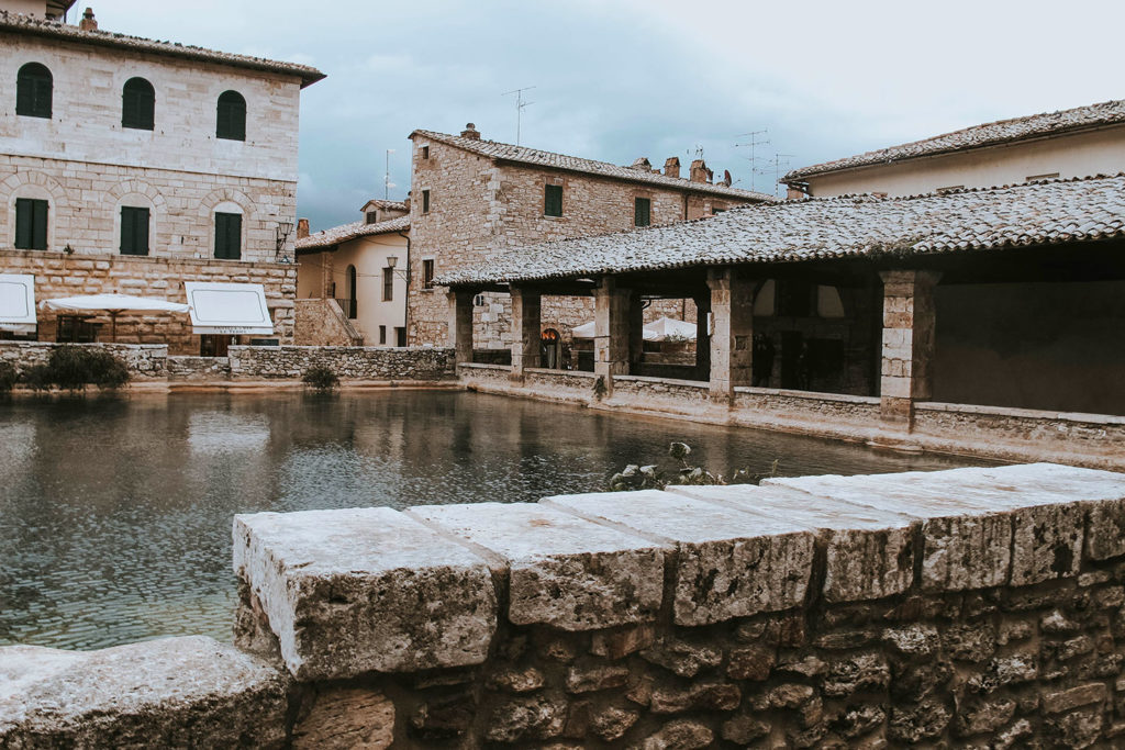 Bagno Vignoni piazza